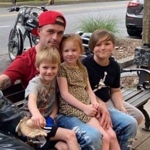 Meet your Posher, Steven